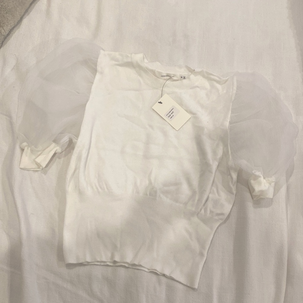 White puff top
